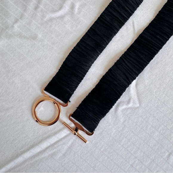 Black Elastic Belt with Gold Buckle - Picture 3 of 5